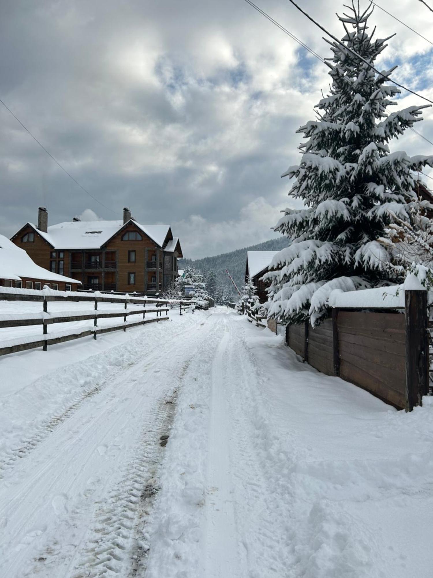 Guest House Kaspiy Bukoveľ Exteriér fotografie